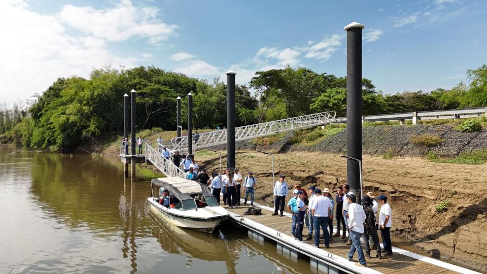 EN UN 90 % AVANZAN DOS MUELLES TURÍSTICOS PROMOVIDOS POR LA CVC EN EL RÍO CAUCA EN UN 90 % AVANZAN DOS MUELLES TURÍSTICOS PROMOVIDOS POR LA CVC EN EL RÍO CAUCA